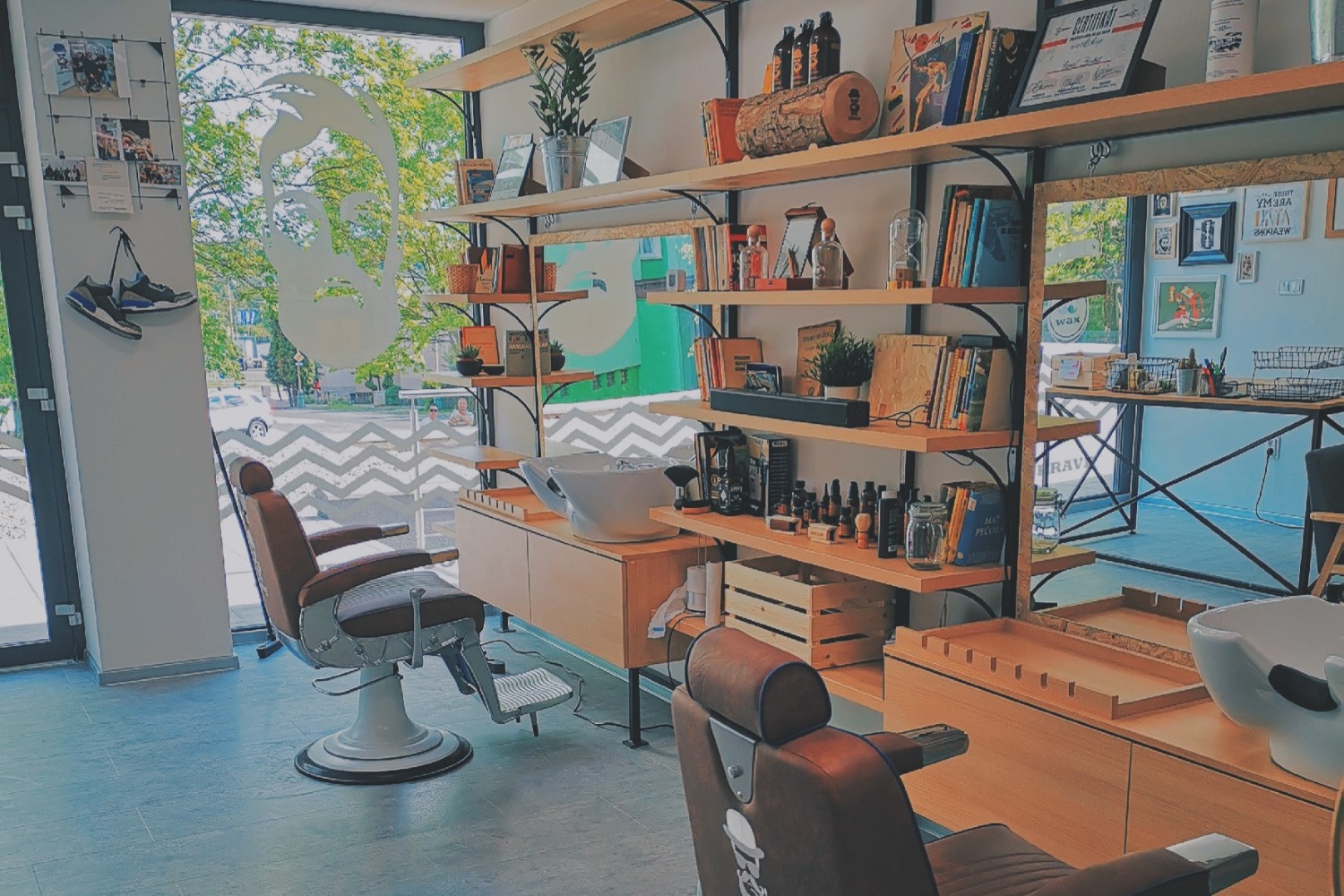 J&L BARBERSHOP S.R.O. Budovateľov(Rúbanisko)